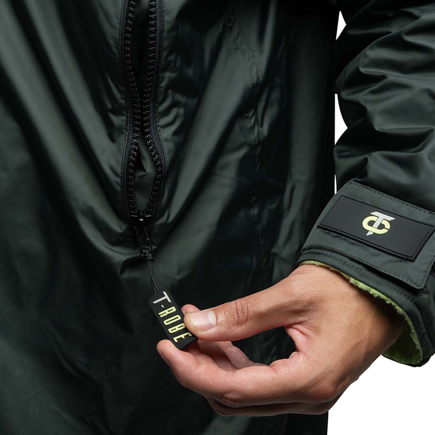 Image of the branded YKK pocket zippers